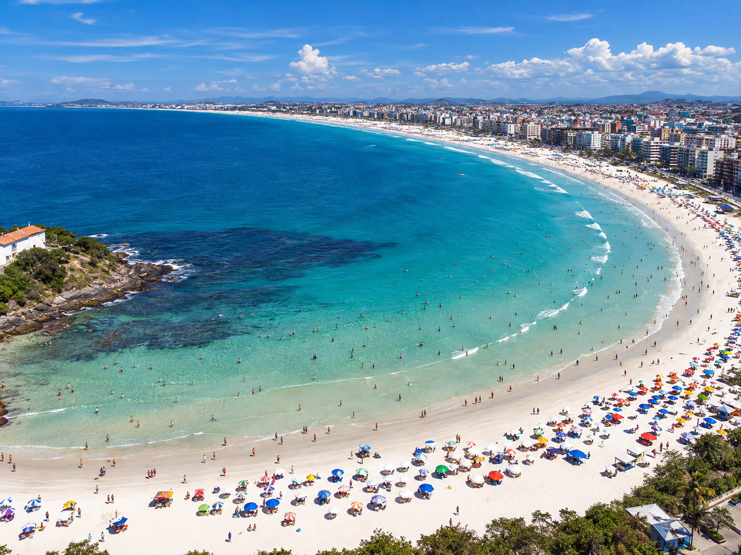 Panorama da Praia do forte cabo frio e Cidade Costeira